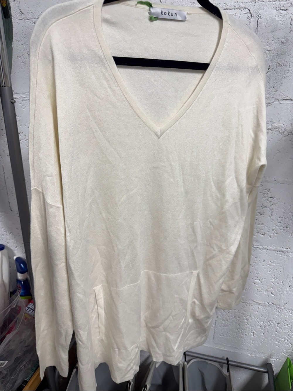 Kokun Cream V-Neck Women’s Pullover Top Bamboo Cashmere Size Large
